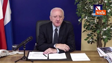 De Luca Critica la Narrazione del Nord Virtuoso e del Sud Sprecone