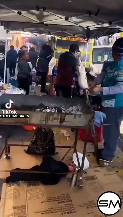 Des vendeurs ambulants vendent des rats grillés dans les rues de New York!