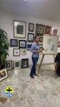 Paola, una pintora que sufre de insuficiencia renal, está a punto de recibir un trasplante de riñón y organizó una subasta