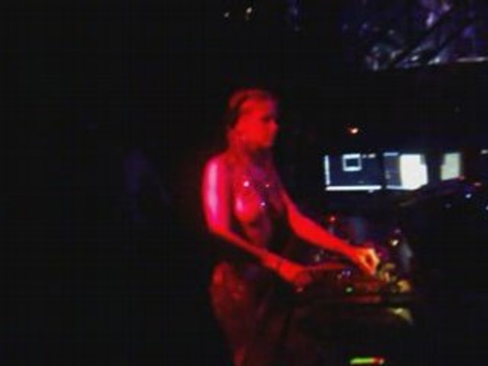 Niki Belucci au Pulse