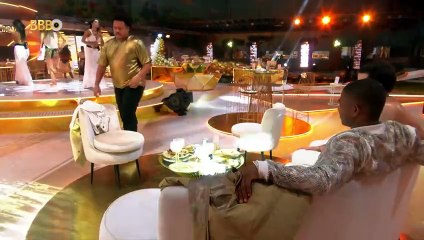 Lucas tenta escutar conversa de Matteus e Davi, mas vira piada: "É louco"