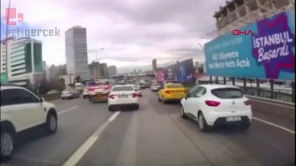 D-100 karayolunda zincirleme kaza araç içi kamerasında