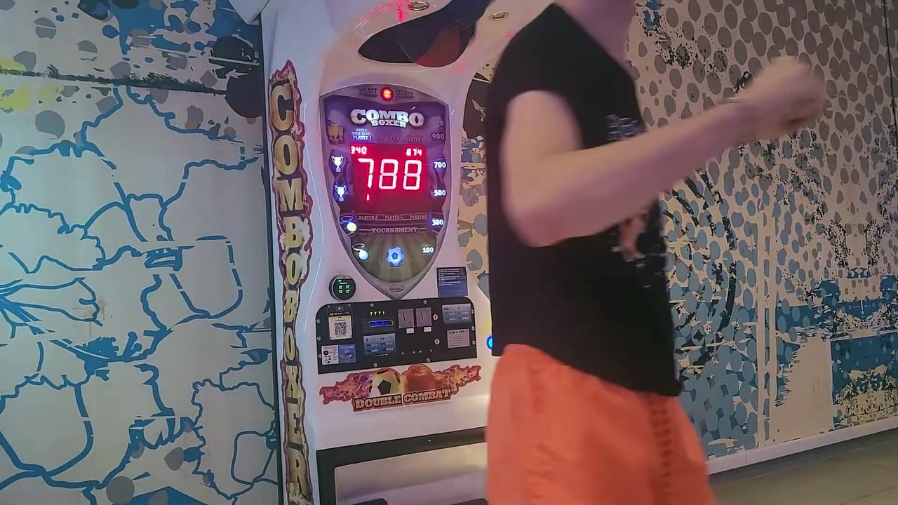 PS Pascal zeigt euch mal die Box Kraft und Schuss karft viel Spaß