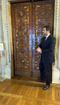 Vean el video como le cierran las puertas del parlamento a André Ventura, líder de la tercera fuerza política en Portugal