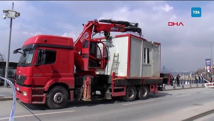 Üsküdar'da sahil yolu trafiğe kapandı!
