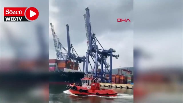 Kocaeli'de gemi kazası: Limana çarptı, vinçler devrildi