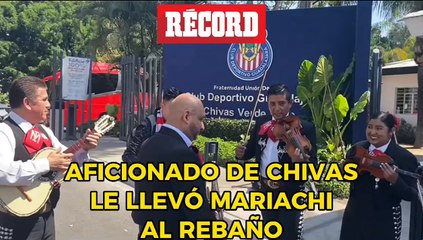 Aficionado le llevó mariachi al Rebaño Sagrado