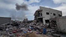 الجزيرة ترصد آثار قصف أوقع 49 شهيدا بأحد منازل مخيم النصيرات