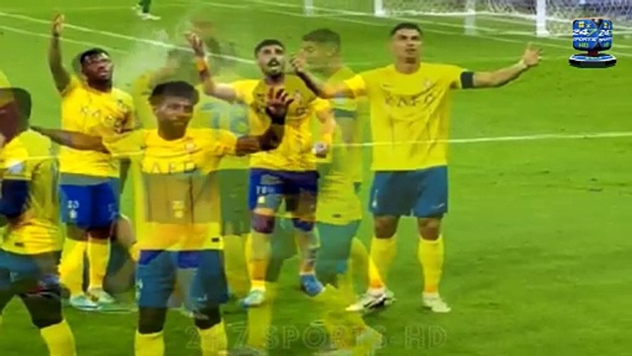 Ah-Ahli Fans Throw Water Bottle at Cristiano Ronaldo and Al-Nassr Team-Mates During Saudi Pro League