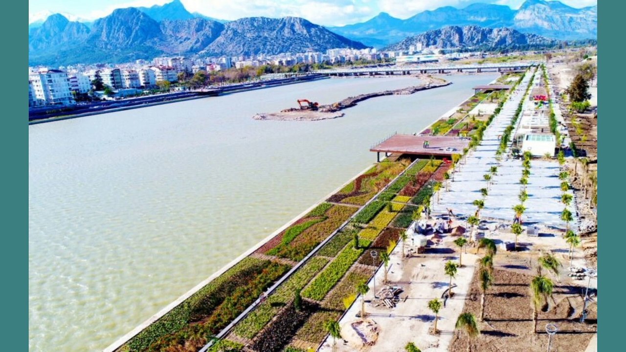 Antalyada yaz akşamları