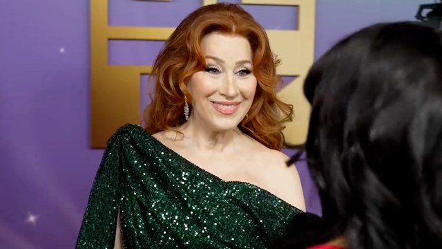 Lisa Ann Walter Talks Being Nervous Around Bradley Cooper on 'Abbott Elementary' | THR Video