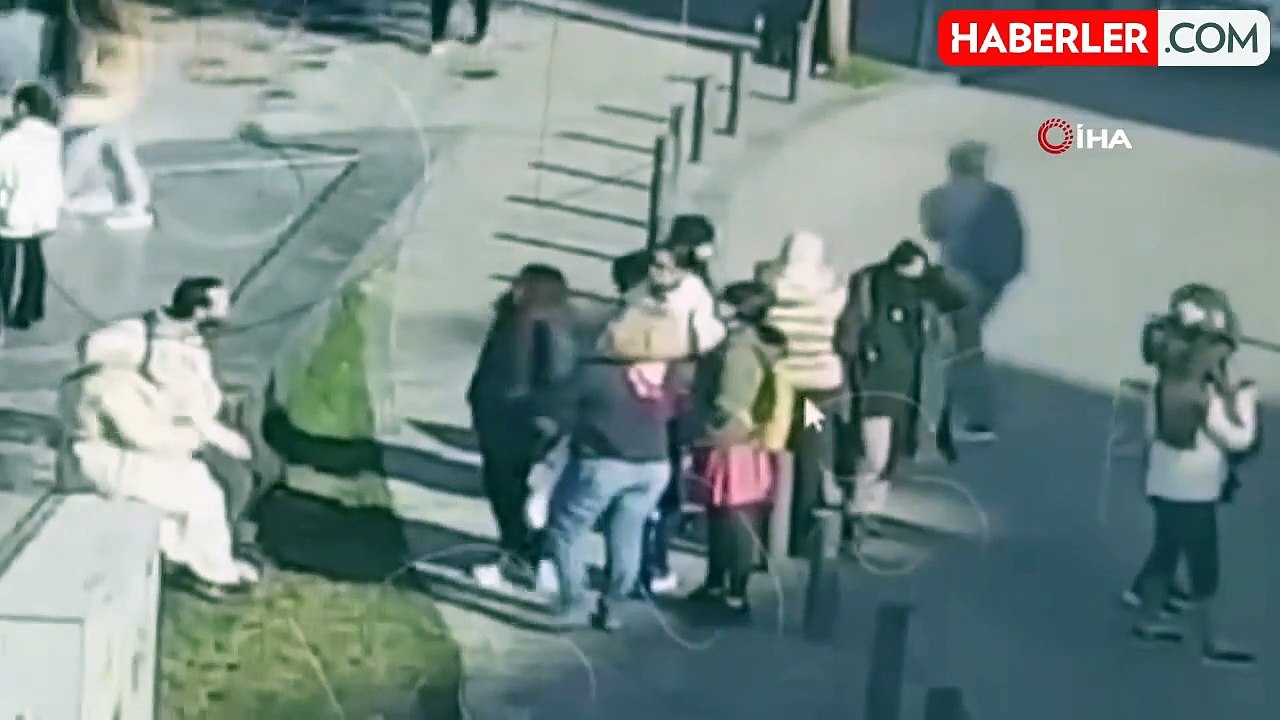 Şişhane'de yankesiciye film gibi suçüstü kamerada - Kadın hırsızı polis kolundan yakaladı