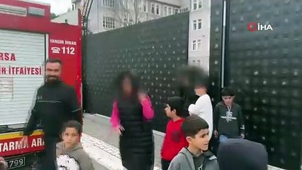 Derse dalıp saati unuttular! Okulda mahsur kalan çocuklar seslerini böyle duyurdu