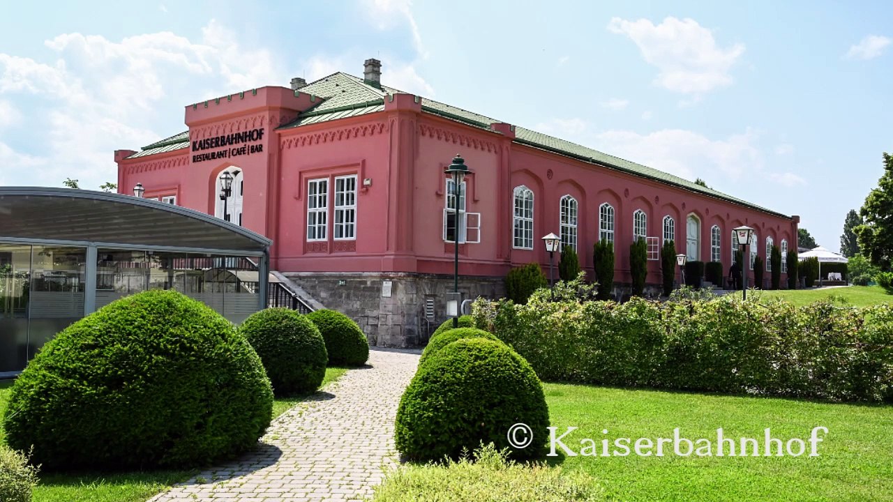 Grün-Violette Reunion zum Neustart vom Kaiserbahnhof in Laxenburg