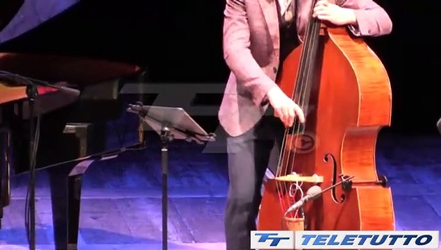 Video News - Entusiasmo per Bollani con il Danish Trio