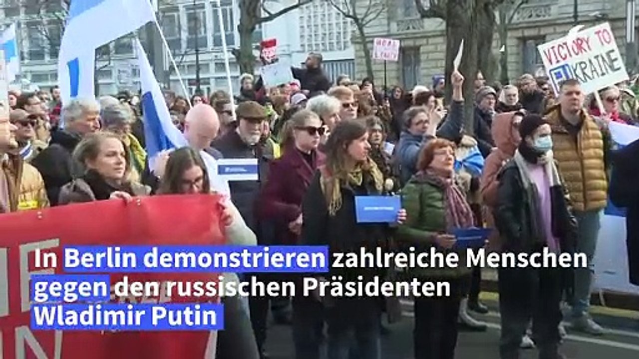 Hunderte bei 'Russland ohne Putin'-Demonstration in Berlin