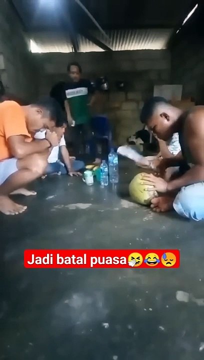 Gagal fokus saat puasa....momenlucu saat puasa ramadhan‼️‼️#puasaramadhan #ramadan #momenlucu #lucu #ngakak #viraltiktok