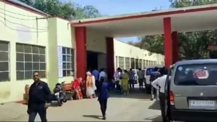 चिकित्सकों की लापरवाही प्रसूता को पड़ी भारी, देखें वीडियो