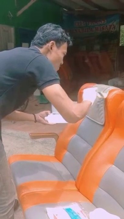 Cleaning dirty car seats due to fungus manually