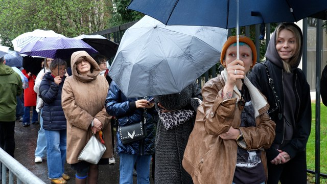 Les expatriés russes votent en masse à Paris, malgré une « élection sans surprise »