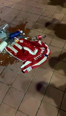 Basura, escupitajos y fuego: así han dejado la camiseta de Joao Félix