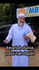 Antara mrngejar dunia dengan mengejar akhirat