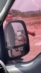 Captan a conductor y ayudante de autobús consumiendo supuesta droga