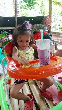 meryenda muna ang bata