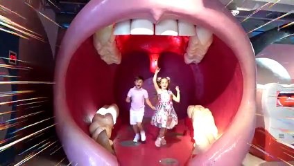 Diana and Roma Learn How the Body Works! Magic Cartoon Field Trip!