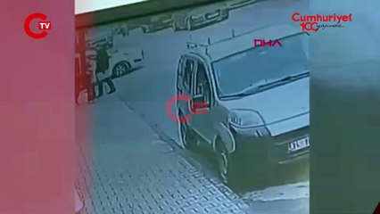 Başakşehir'de tek teker giden motosikletli ile otomobil çarpıştı!