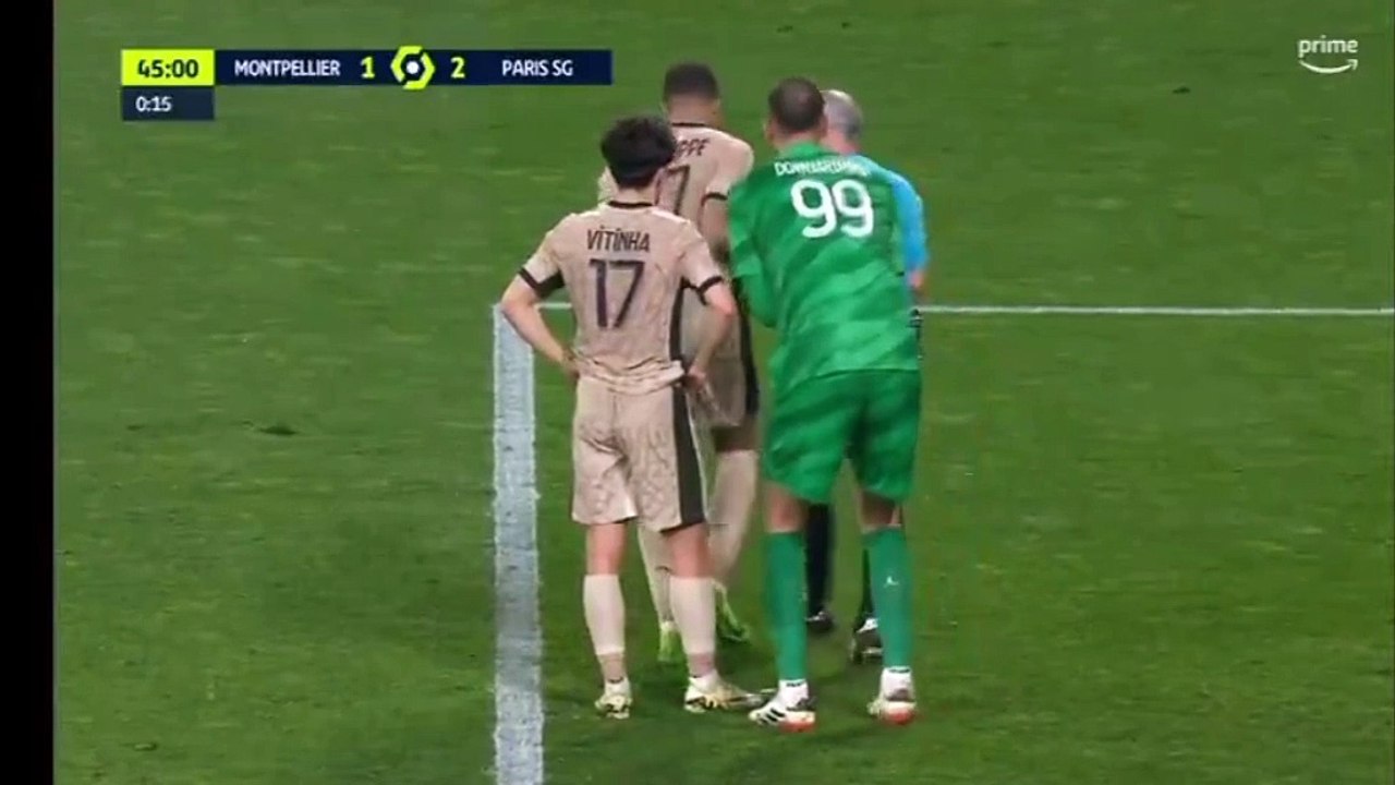 Kylian Mbappé tire l’arbitre pour lui parler, la séquence fait débat