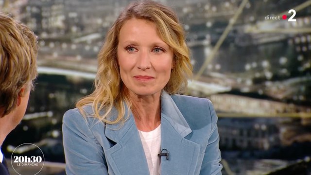 « Ça a été horrible ! » : Alexandra Lamy évoque sans filtre cette « terrible » remarque faite par une amie de sa mère lorsqu’elle était plus jeune (VIDEO)