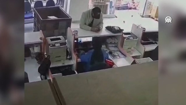 Tuzla'da ucuz cep telefonu satma vaadiyle dolandırıcılık yapan 2 zanlı tutuklandı