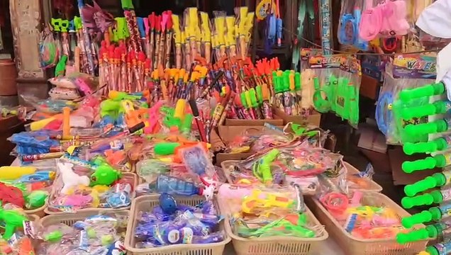 होली पर रंग गुलाल,पिचकारी से सजा अलवर का बाज़ार, देखे वीडियो