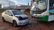 Motorista de Fiesta e passageira de ônibus ficam feridas em acidente de trânsito no Riviera