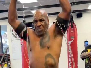 Il messaggio «intimidatorio» di Mike Tyson rivolto al rivale Jake Paul