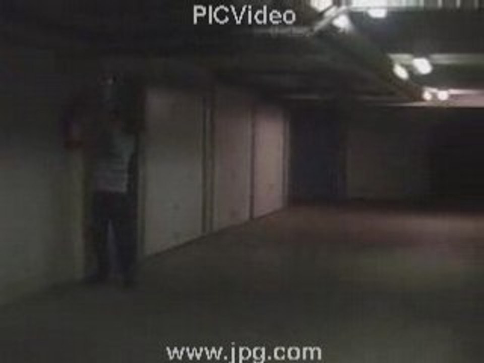 Déliire avec un extincteur : Baizzy Baiz & Buggy Bug