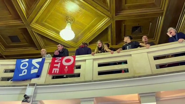 Ponte, seduta sospesa a Palazzo Zanca. Ordinato lo sgombero dell'aula: la reazione dei manifestanti