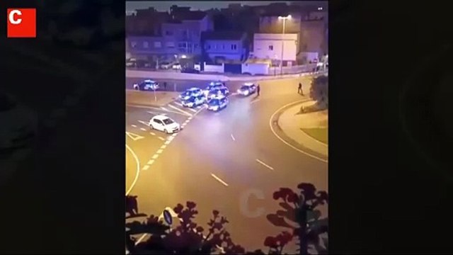 Vean a un centenar de marroquíes atacando a los Mossos por detener una okupación en Torreforta (Tarragona)