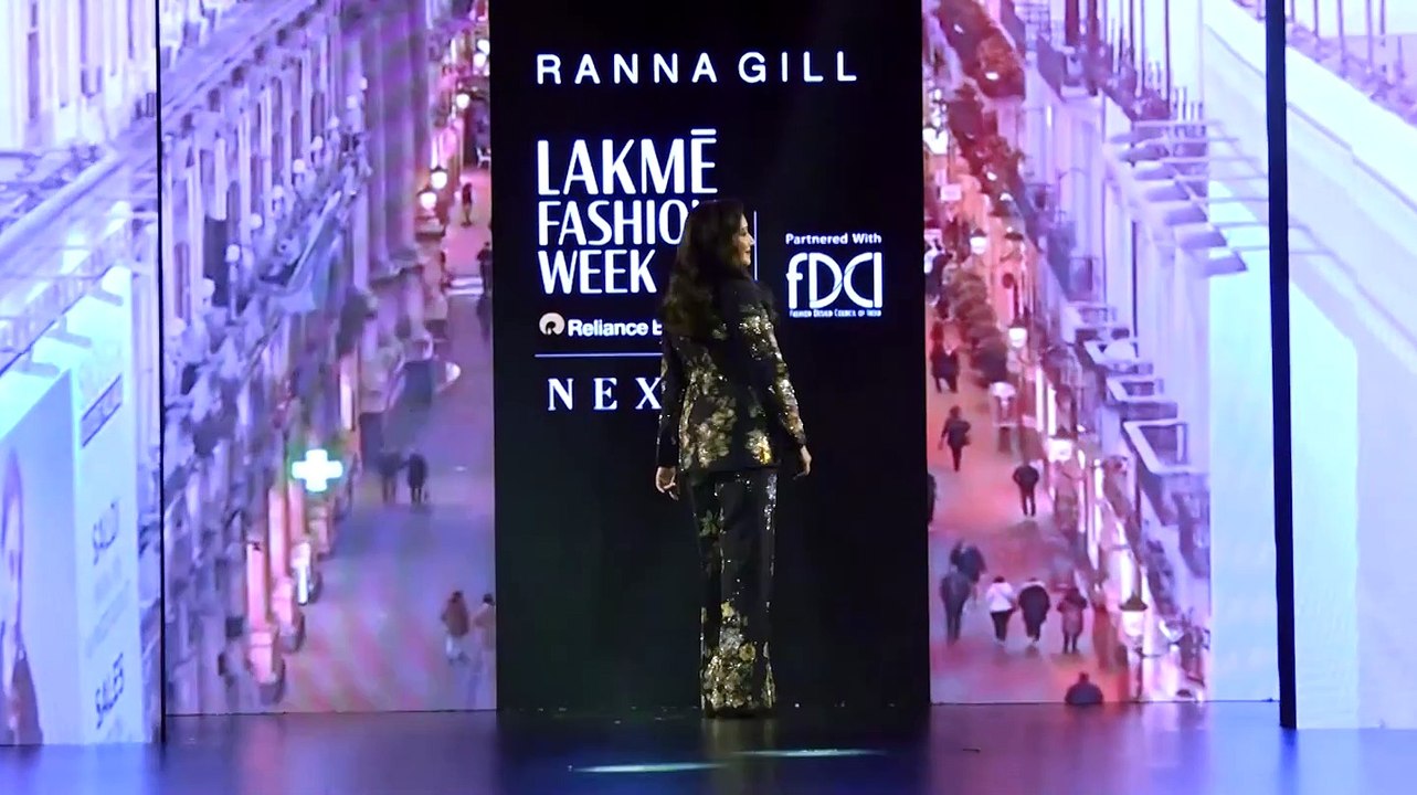 Madhuri Dixit showed her Fashion Flair in printed outfit, stole fans' Hearts with her Sweet Smile!