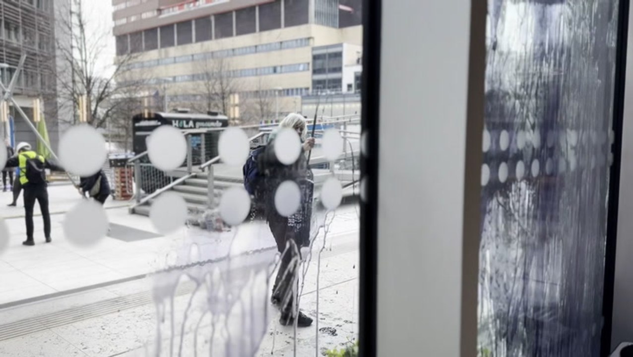 GB News building targeted with spray paint by protesters over ‘lies’