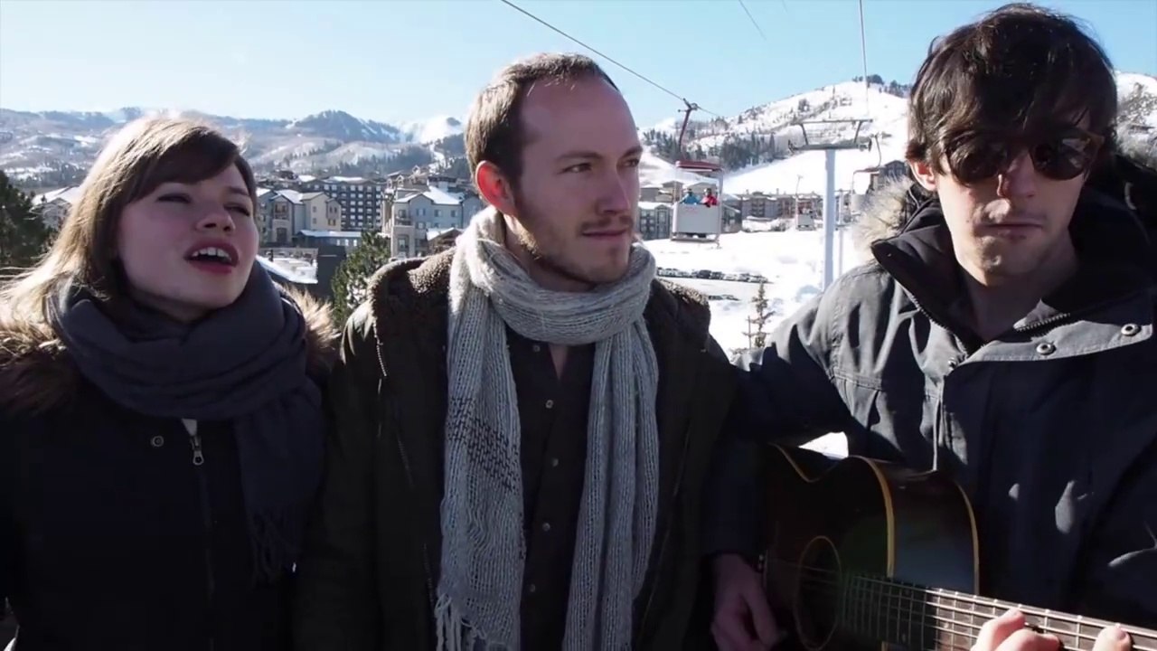 Savoir Adore - Hold Me Now (Live Esquire 2014)