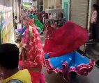 Video: बरसाना: ब्रज की विश्व प्रसिद्ध होली, पांडा नृत्य, रसिया गायन देखने श्रद्धालु जुटे