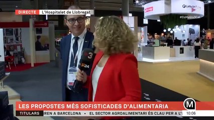El viral vídeo de un robot camarero en Cataluña que se rompe durante una trasmisión en directo