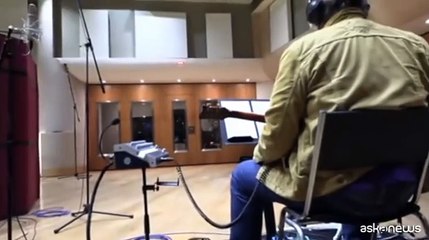 Descargar video: Cesare Cremonini in studio a Londra al lavoro sul nuovo album