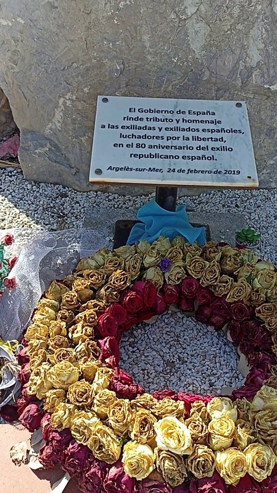 monolithe, souvenir réfugiés espagnols plage Argelès 66 France