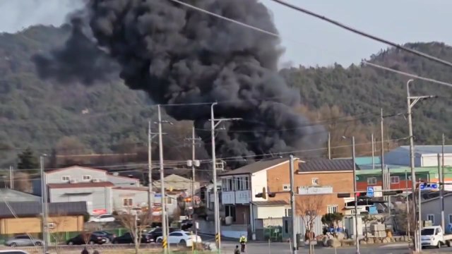 양주 섬유 원단 보관 창고 화재...원단 10톤 불에 타 / YTN