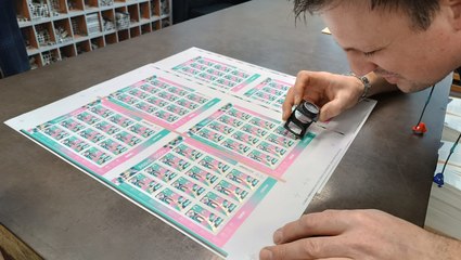 Le timbre des Jeux Olympiques 2024 est imprimé à Philaposte en Dordogne