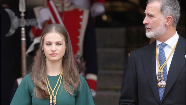 VOICI : Felipe VI d'Espagne fier : il a rendu visite à sa fille, la princesse Leonor, pendant sa formation militaire