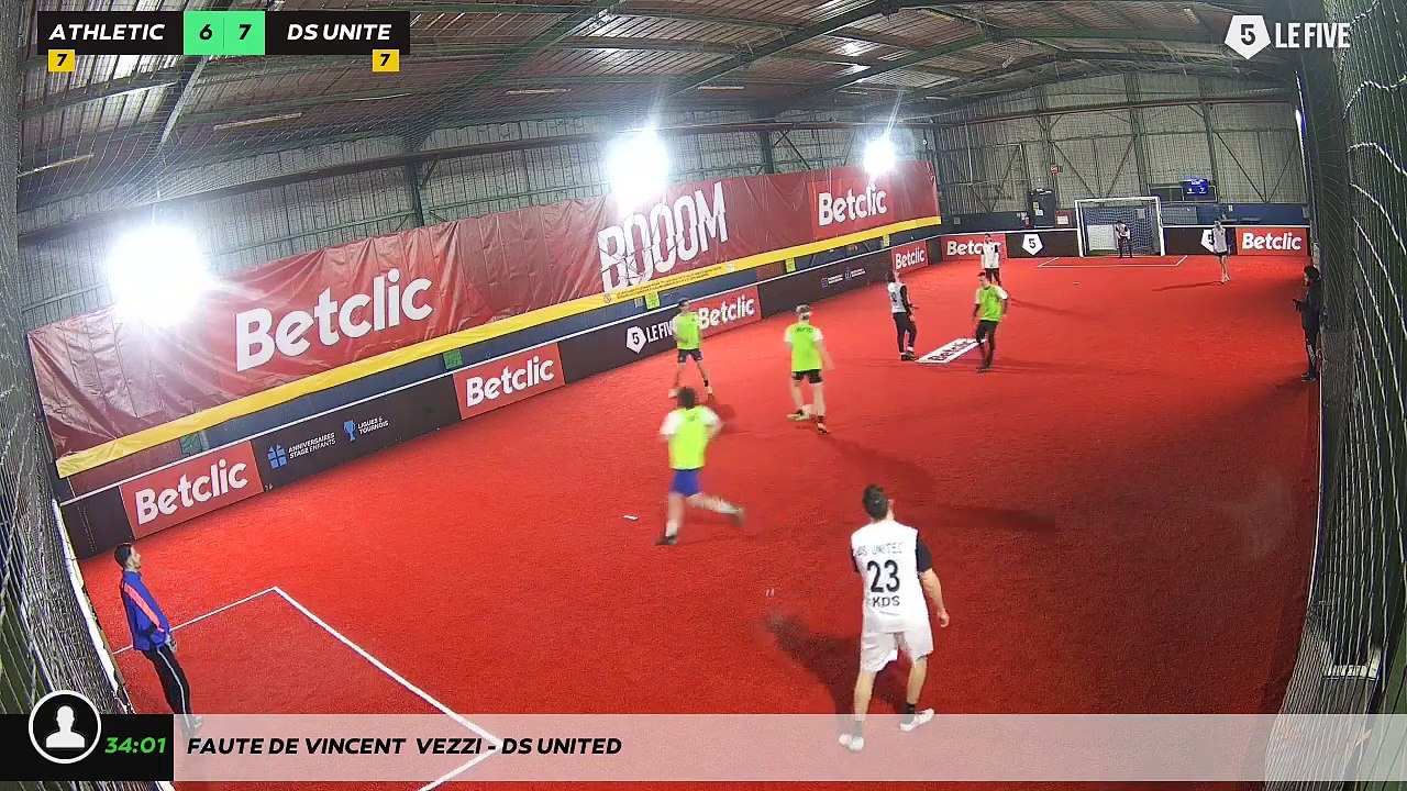 Faute de Vincent  Vezzi - DS UNITED